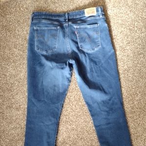3 for $15 Levi's Classic Mid Rise Skinny jeans 16